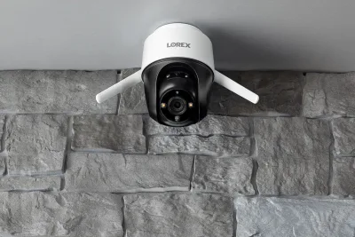 Kamera Keamanan Wi-Fi Luar Ruangan Pan-Tilt 2K Lorex (Paket 2)