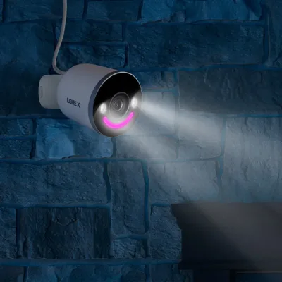 Videocitofono Lorex 2K a batteria e telecamera di sicurezza Wi-Fi 6 4K Spotlight per interni/esterni