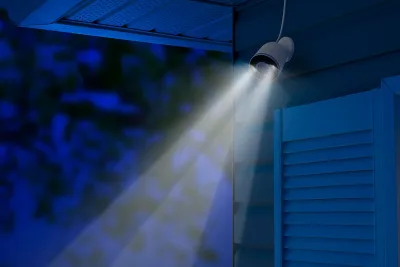 Lorex Kamera Keamanan Wi-Fi 2K Spotlight Dalam/Luar Ruangan (32GB, Cloud-Enabled) - Amazon