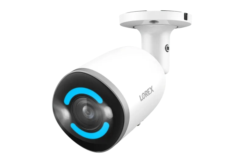 Sistema NVR cablato Lorex 4K Ultra HD per 16 telecamere (8 cablate + 8 Fusion Wi-Fi) da 2TB con 4 telecamere IP Smart Security Lighting