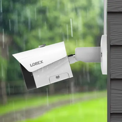 Lorex Fusion Series 4K+ 16 kanaler (8 trådbundna + 8 Fusion Wi-Fi) 2TB trådbundet system med A14 trådbundna 4K IP-bulletkameror