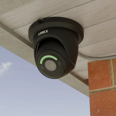 Lorex H12 4K IP kablet turret-sikkerhedskamera med intelligent sikkerhedsbelysning og intelligent bevægelsesregistrering