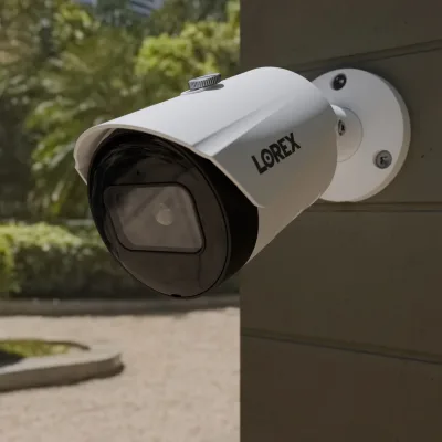 Lorex Fusion Series 4K+ 16 kanaler (8 trådbundna + 8 Fusion Wi-Fi) 2TB trådbundet system med A14 trådbundna 4K IP-bulletkameror