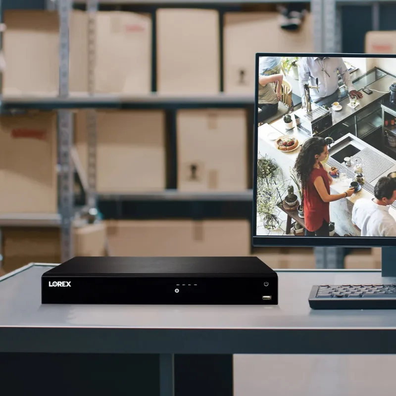 Lorex 4K Fusion 4TB kabelgebundenes NVR-System mit sechs 4K-IP-Bullet-Kameras, vier 4K-IP-Dome-Kameras und 4K-PTZ-Kamera