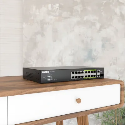 Switch no gestionado Lorex de 16 puertos (8 puertos ePoE y 8 puertos PoE+) y presupuesto de potencia de 250W