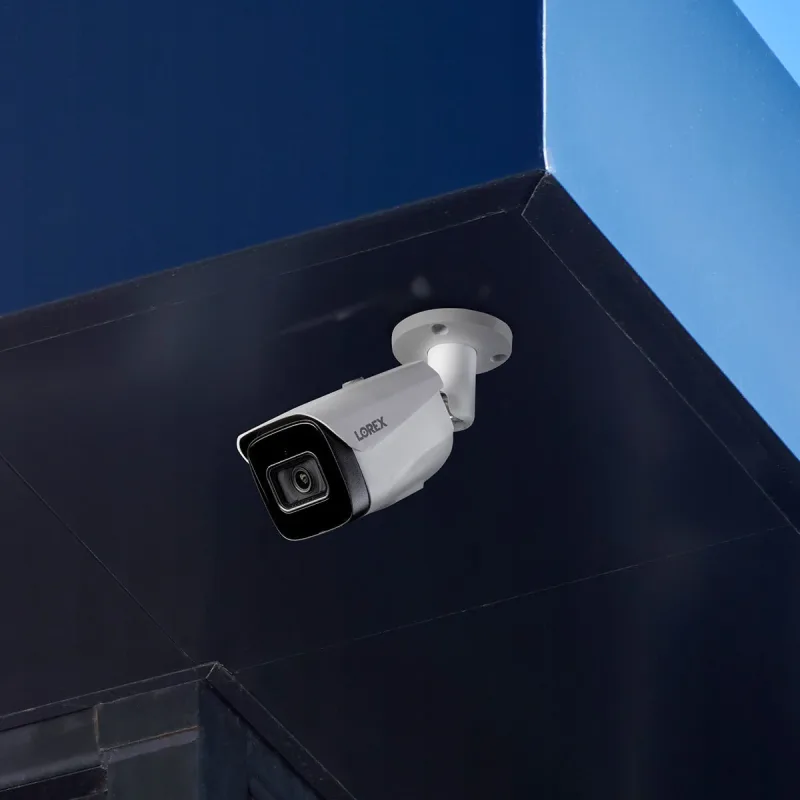 Lorex 4K 4TB trådbundet NVR-system med fem Nocturnal 3 bullet-kameror, fyra Nocturnal 3 turret-kameror och två 4K pan-tilt-zoom-kameror