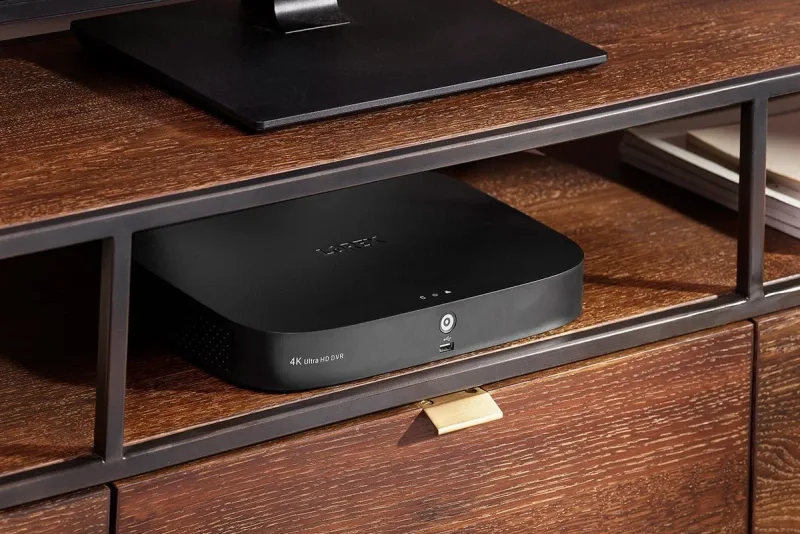 Sistema DVR com fios Lorex 4K para 20 câmaras (16 com fios e 4 Fusion Wi-Fi) 2TB com 7 câmaras de dissuasão inteligente