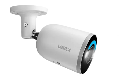 스마트 보안 조명과 스마트 모션 감지 기능이 있는 Lorex 4K IP 유선 총알형 보안 카메라