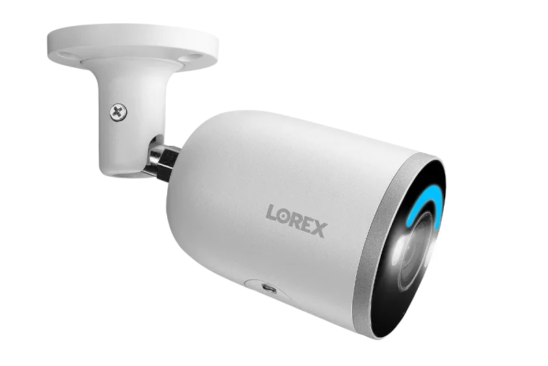 스마트 보안 조명과 스마트 모션 감지 기능이 있는 Lorex 4K IP 유선 총알형 보안 카메라